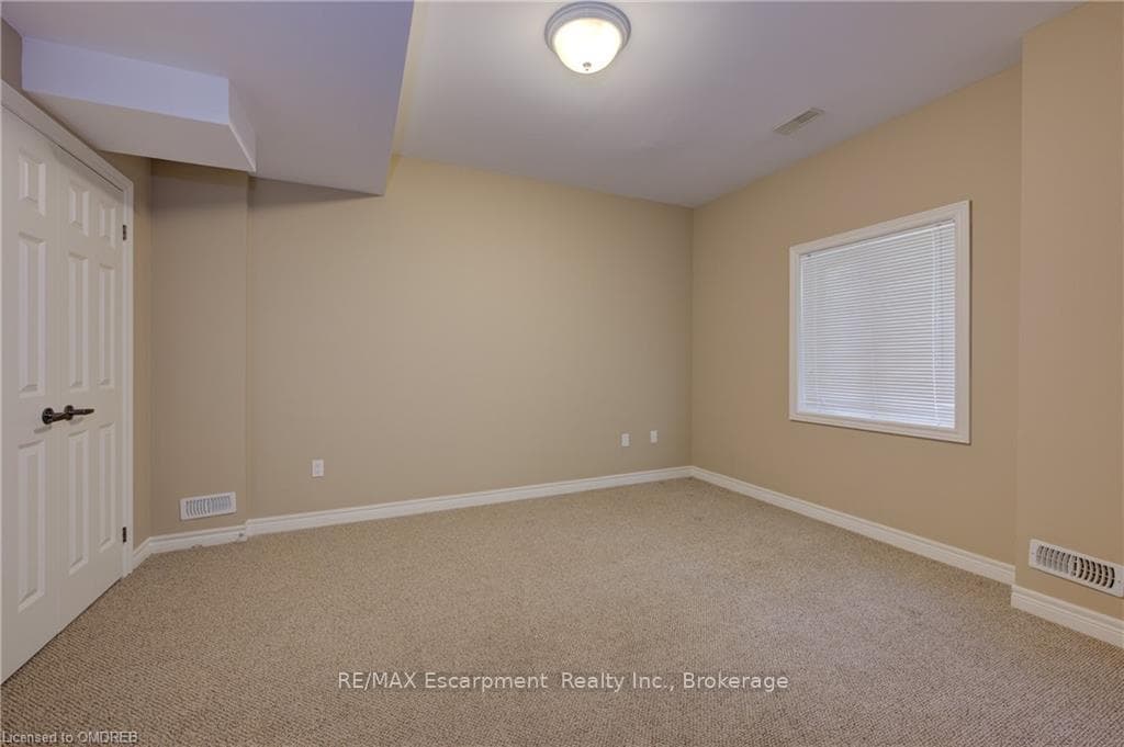 2169 WHITWORTH Drive photo 38