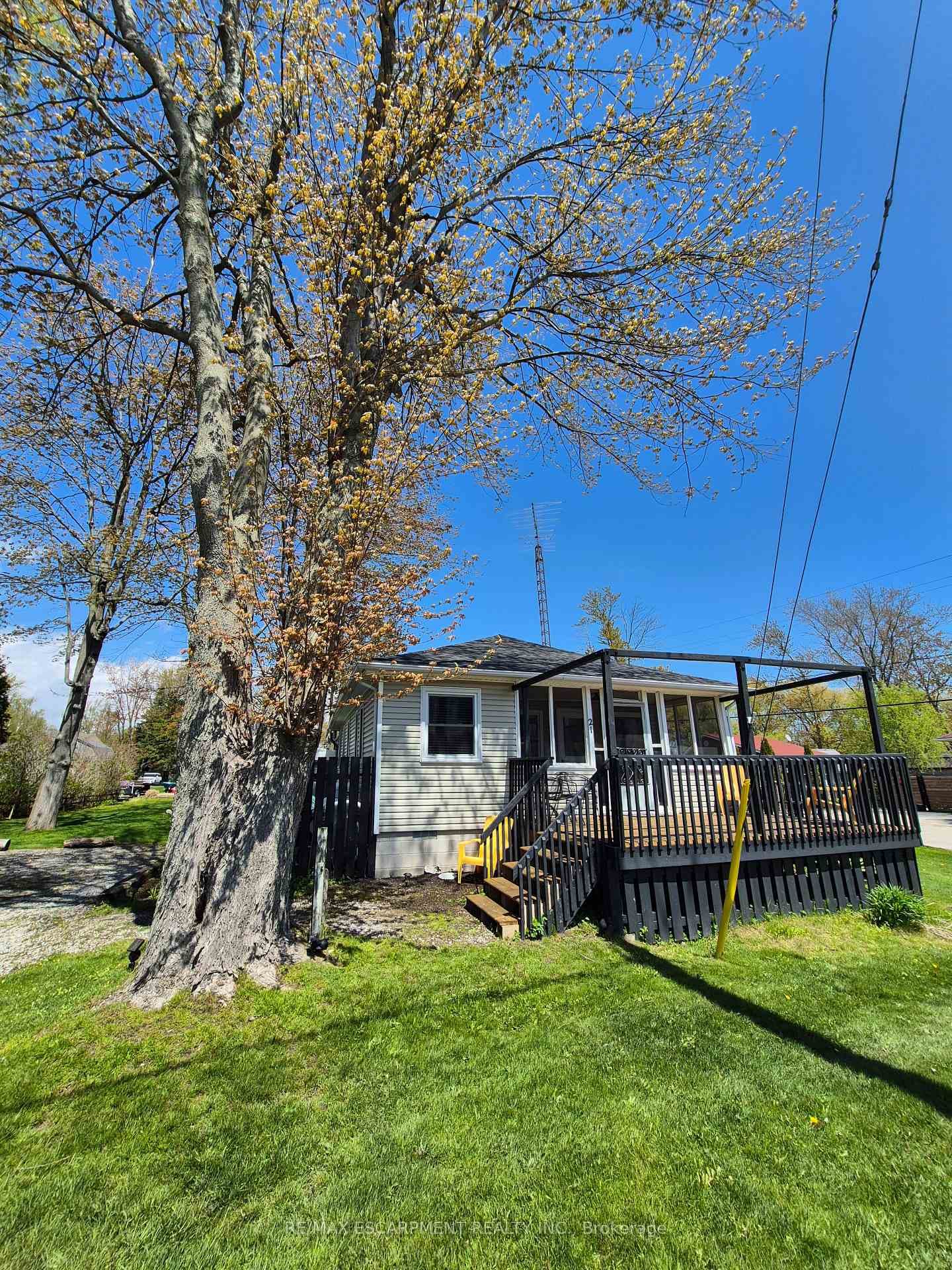 21 FERRIS Street photo 6