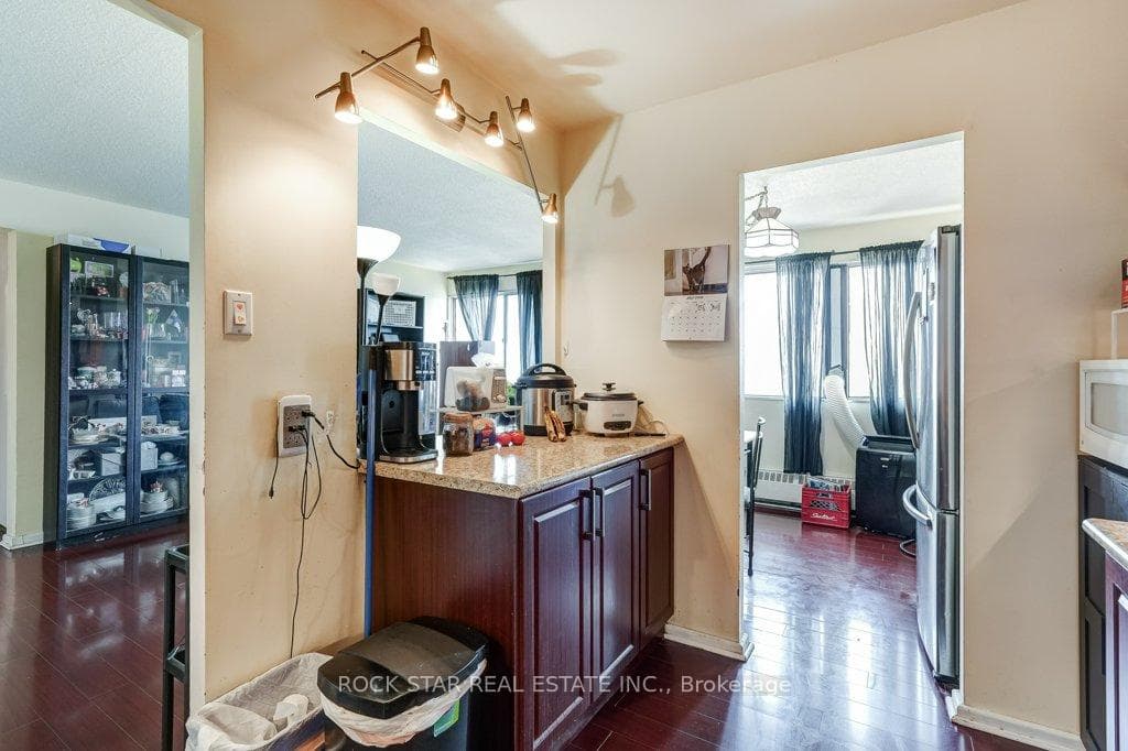 10 Sunny Glenway Unit 1711 photo 15
