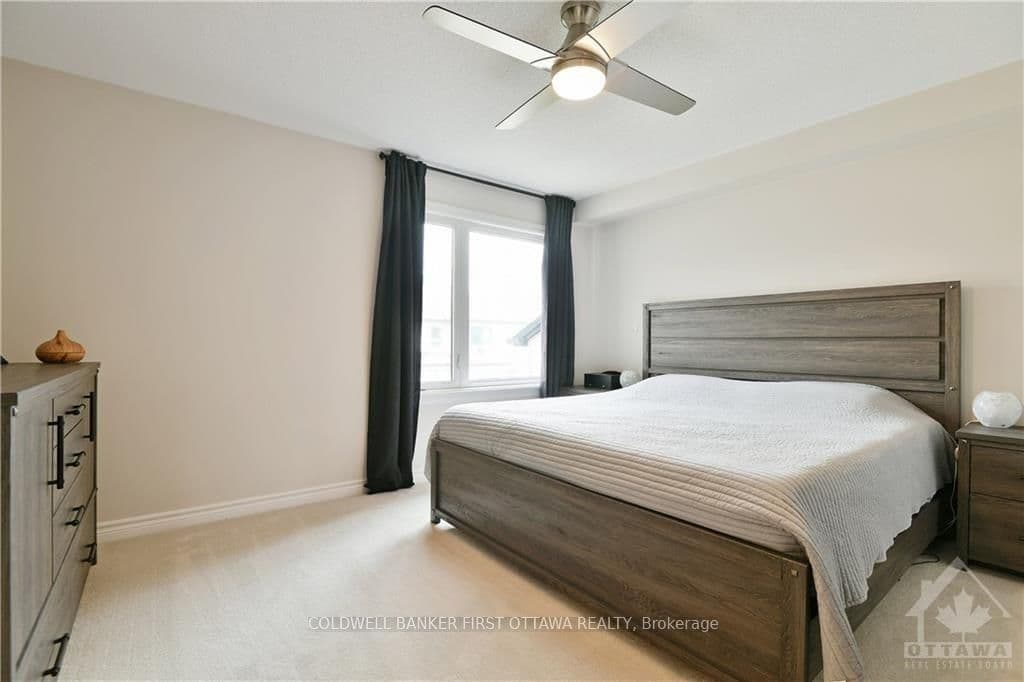 293 SHINLEAF Crescent photo 21