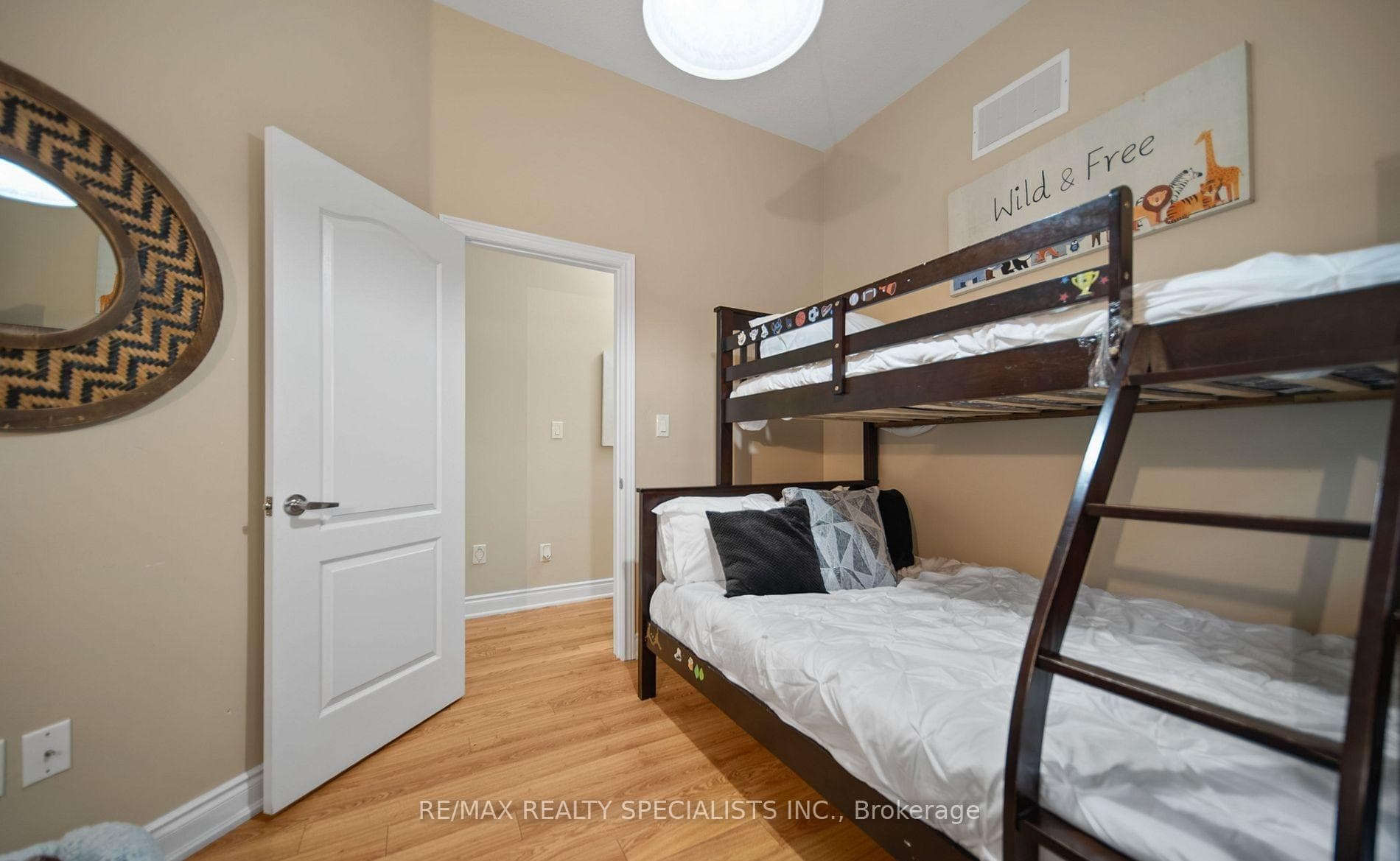 31 Saint Hubert Drive photo 22