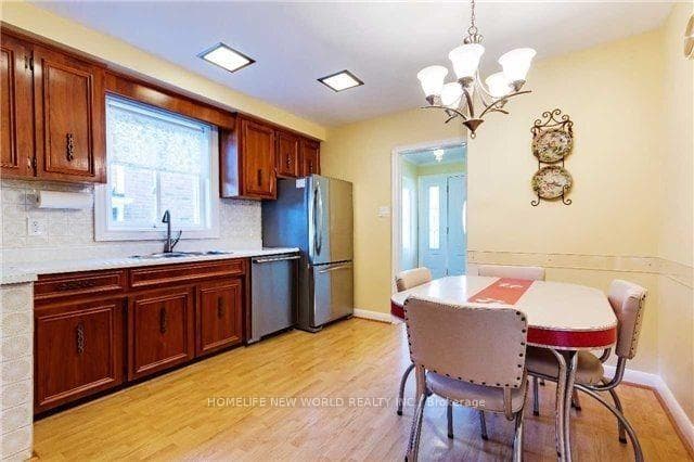 261 Betty Ann Drive photo 8