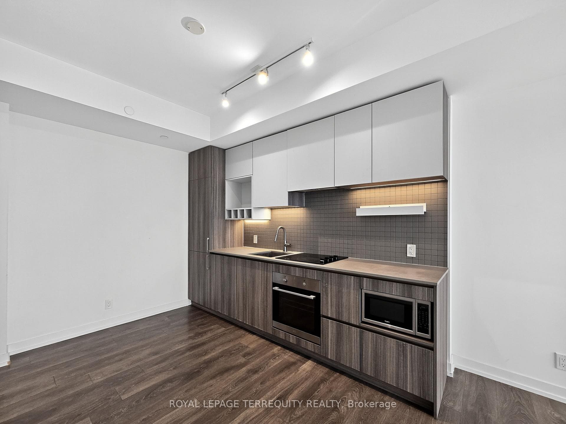 898 Portage Parkway Unit 3711 photo 16