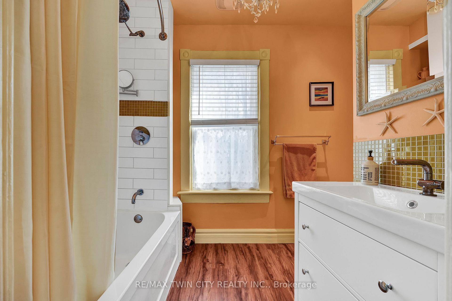 115 LOCUST Street photo 19
