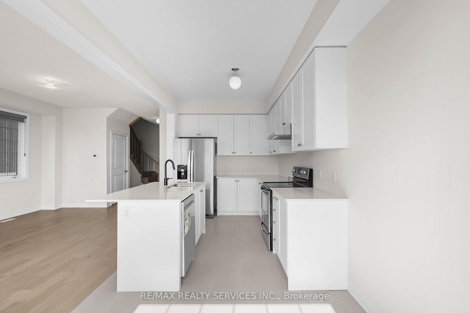 538 Red Elm Road photo 11