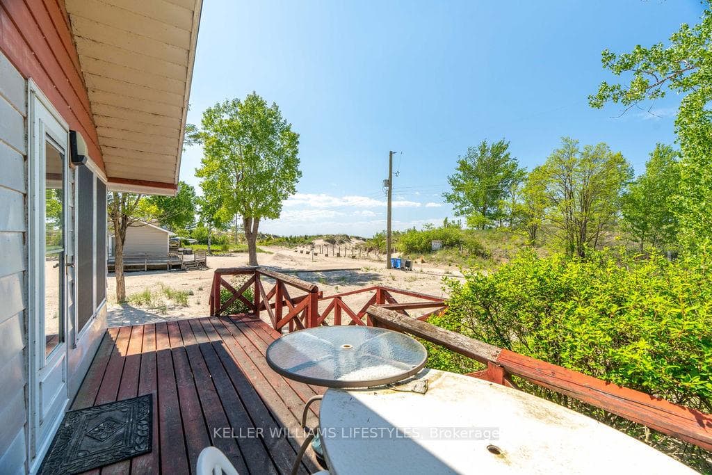 7403 SANDERSON Road photo 8