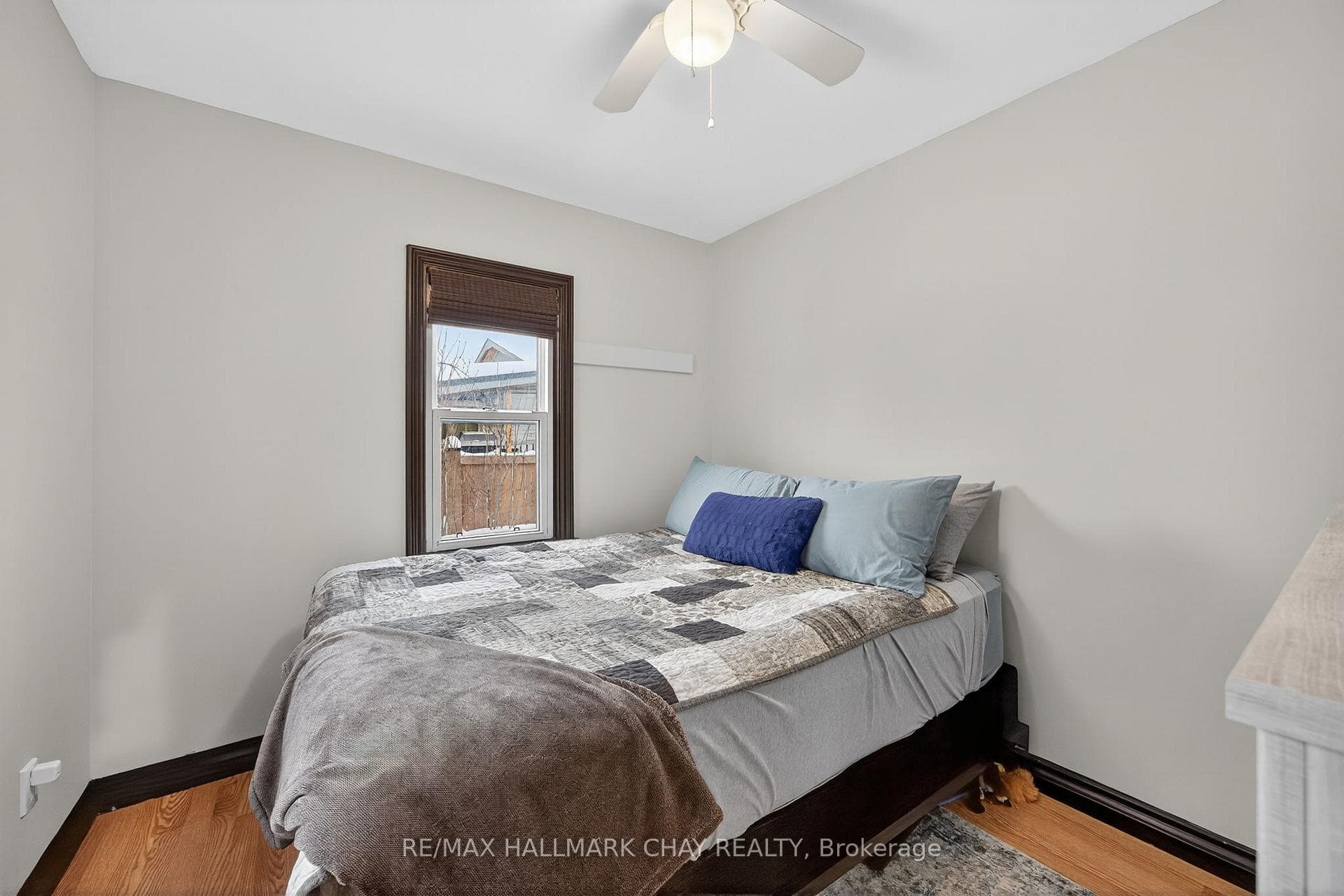 323 BELL Street photo 13