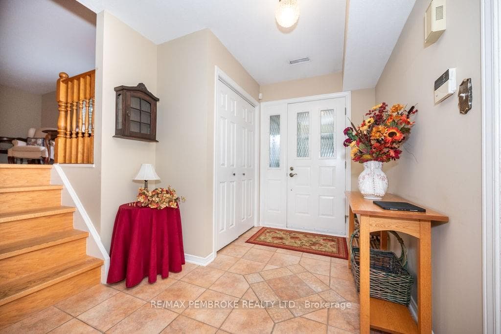 6 DEREK Drive photo 4