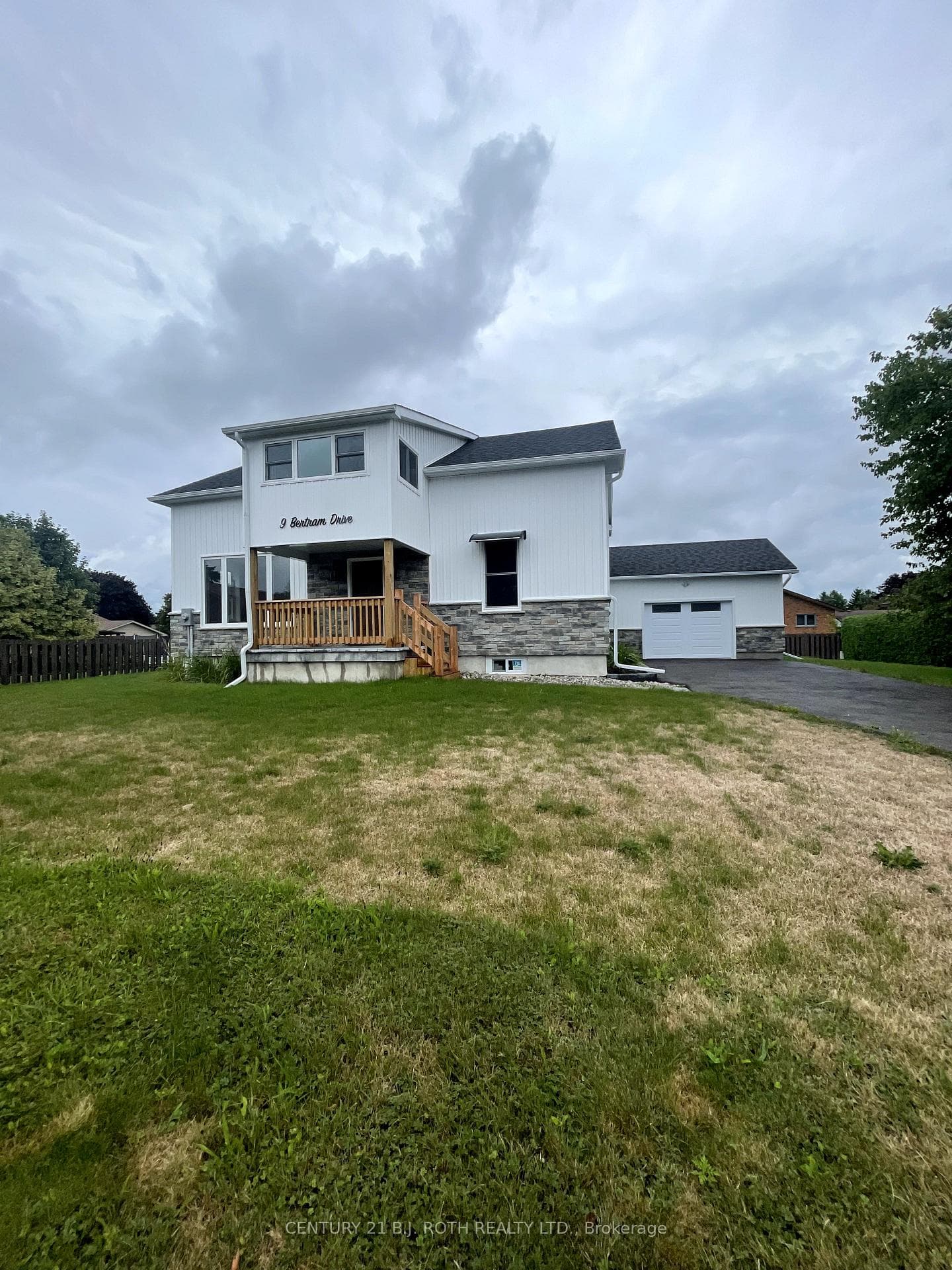 9 Bertram Drive photo 2