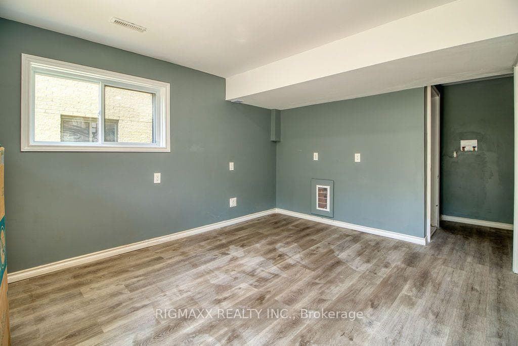 2104 Evans Boulevard photo 23