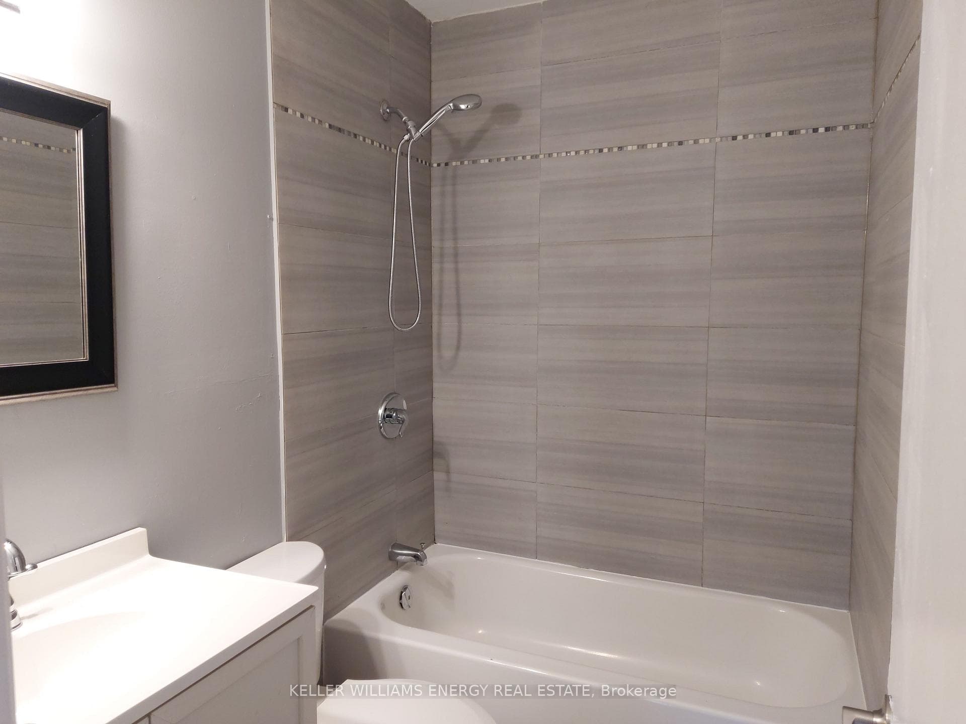 432 Bloor Street Unit Main photo 10