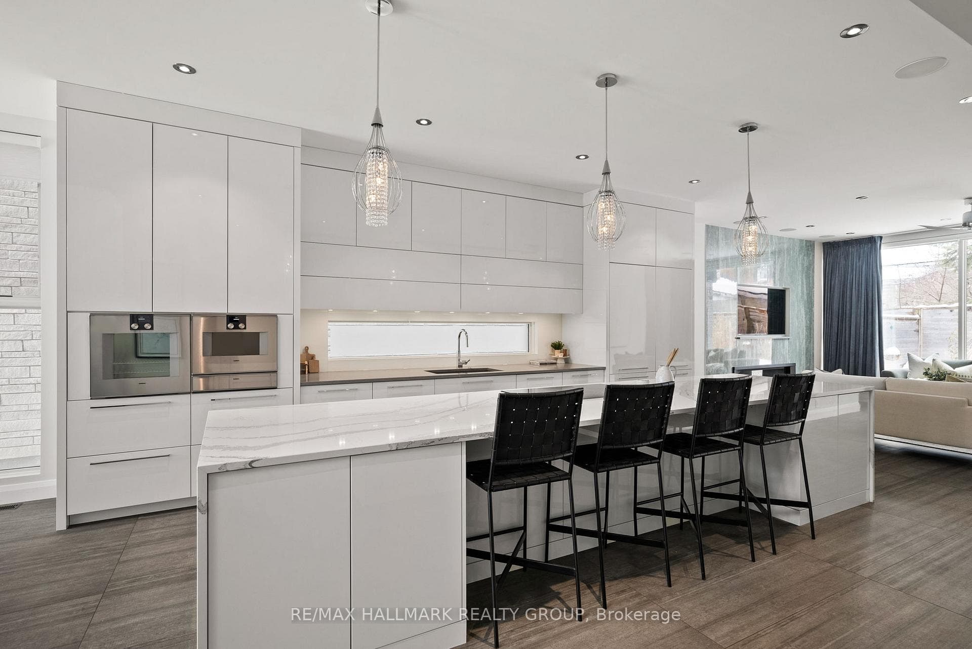 458 TWEEDSMUIR Avenue photo 12