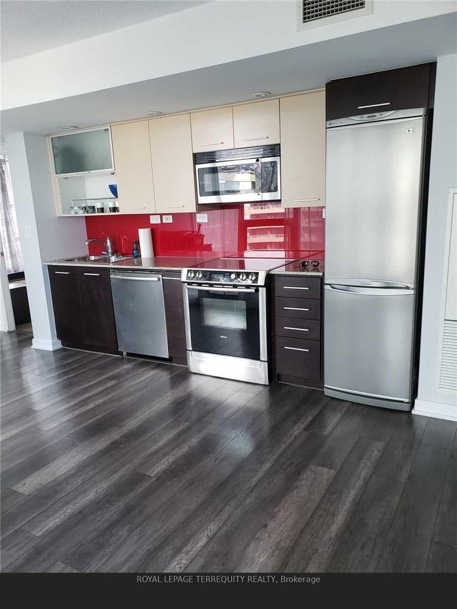 8 Telegram Mews Unit 1009 photo 4