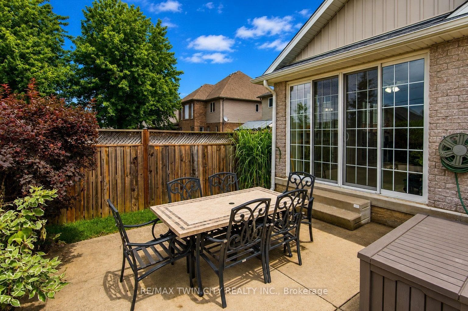190 Laschinger Boulevard photo 41