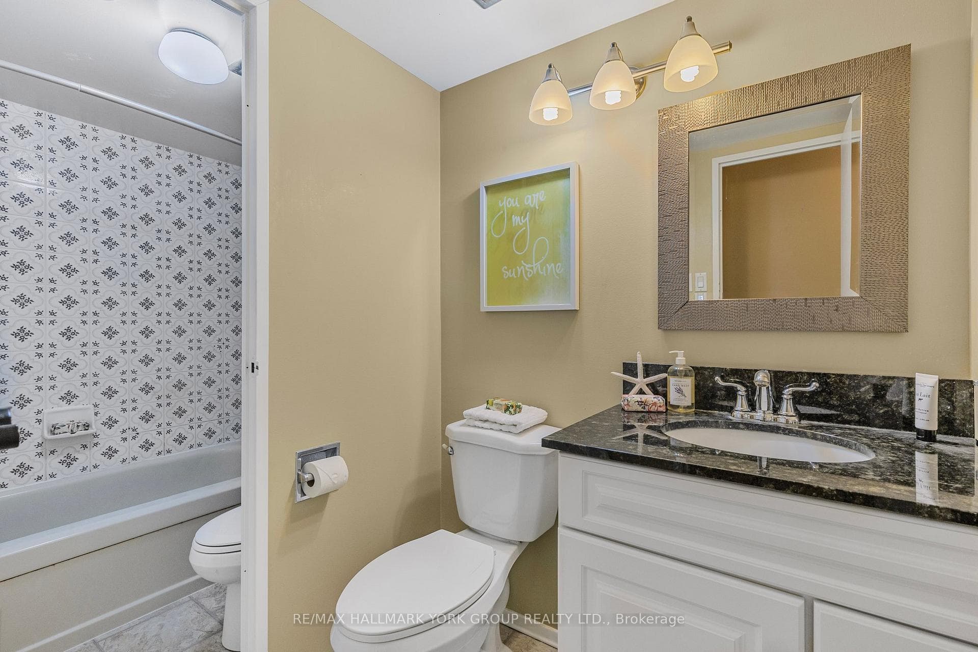 15390 Yonge Street Unit 202 photo 24