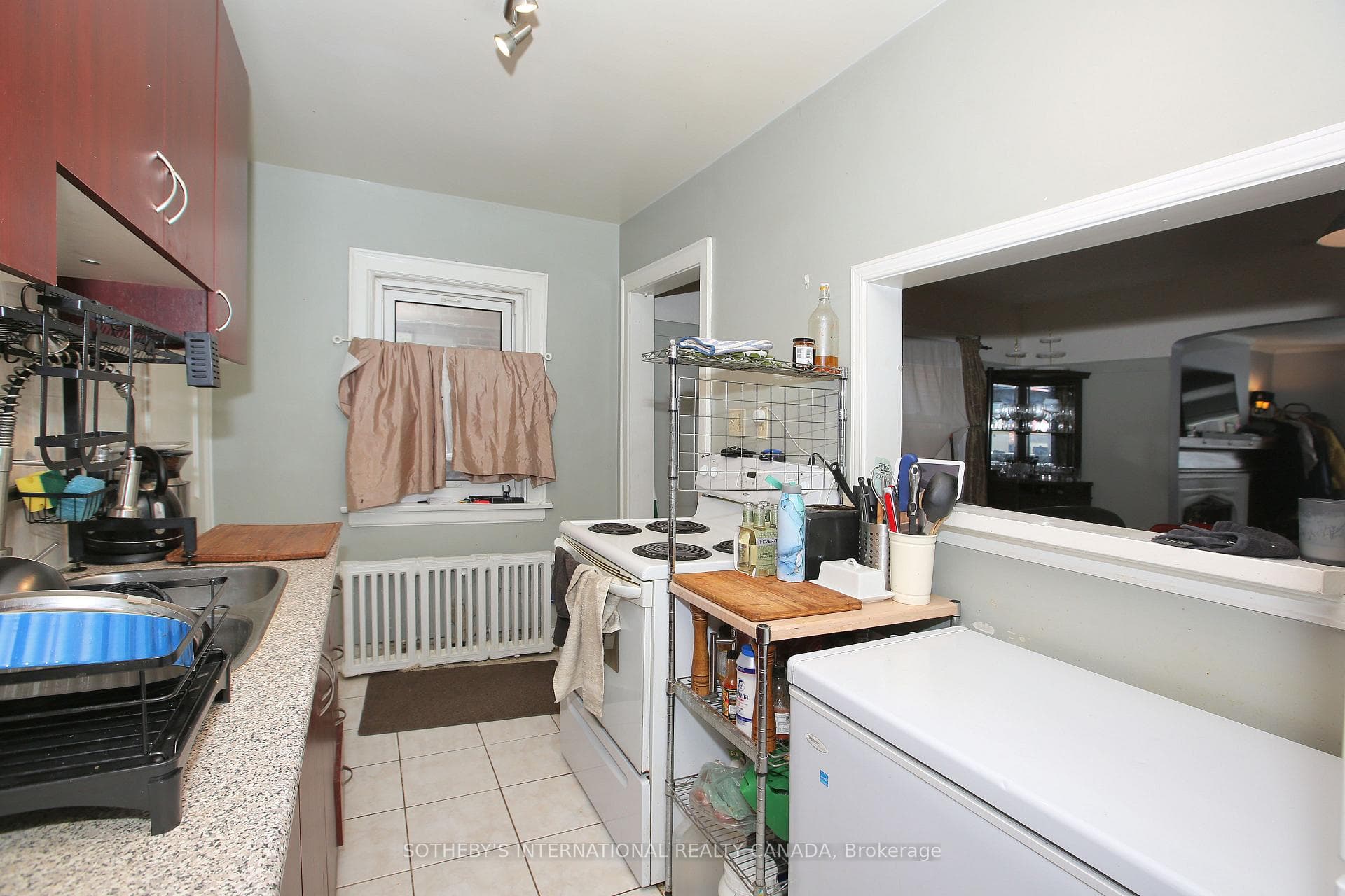 147 Highbourne Road Unit Main Floor photo 7