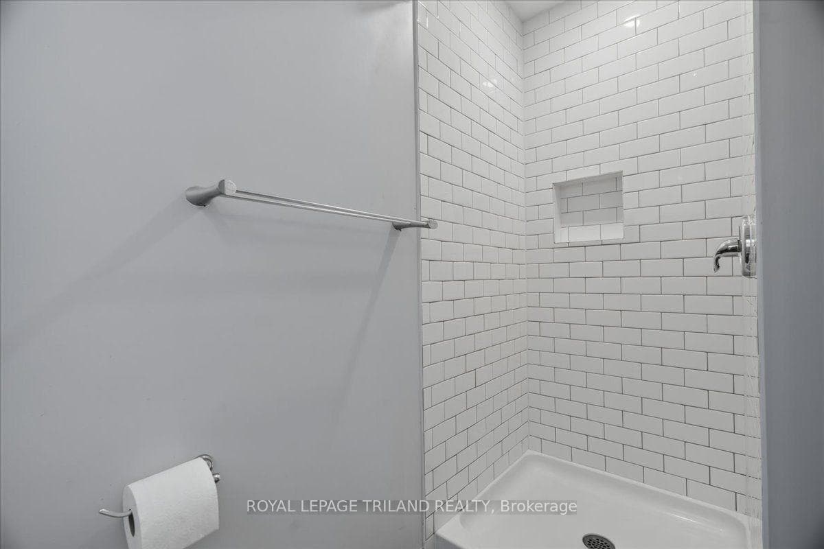 133 Wilson Avenue photo 11