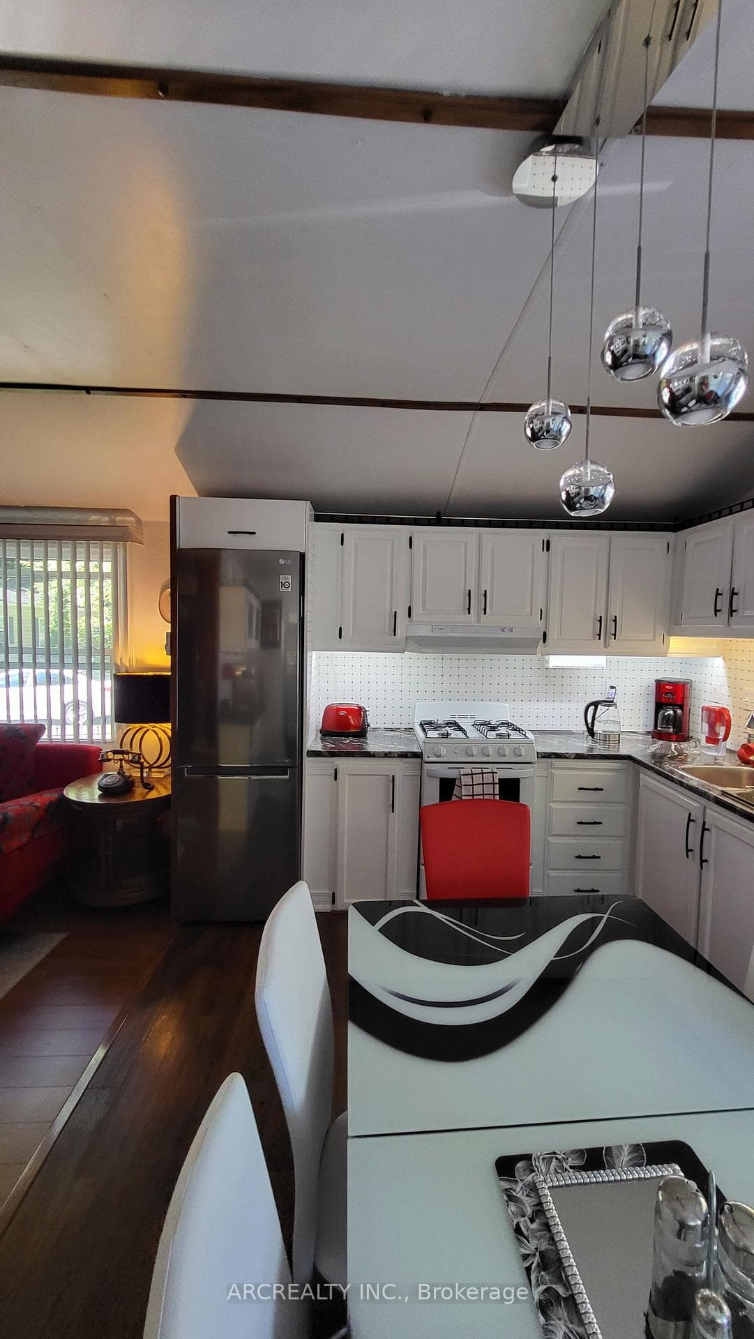 2 Oriole Parkway photo 17