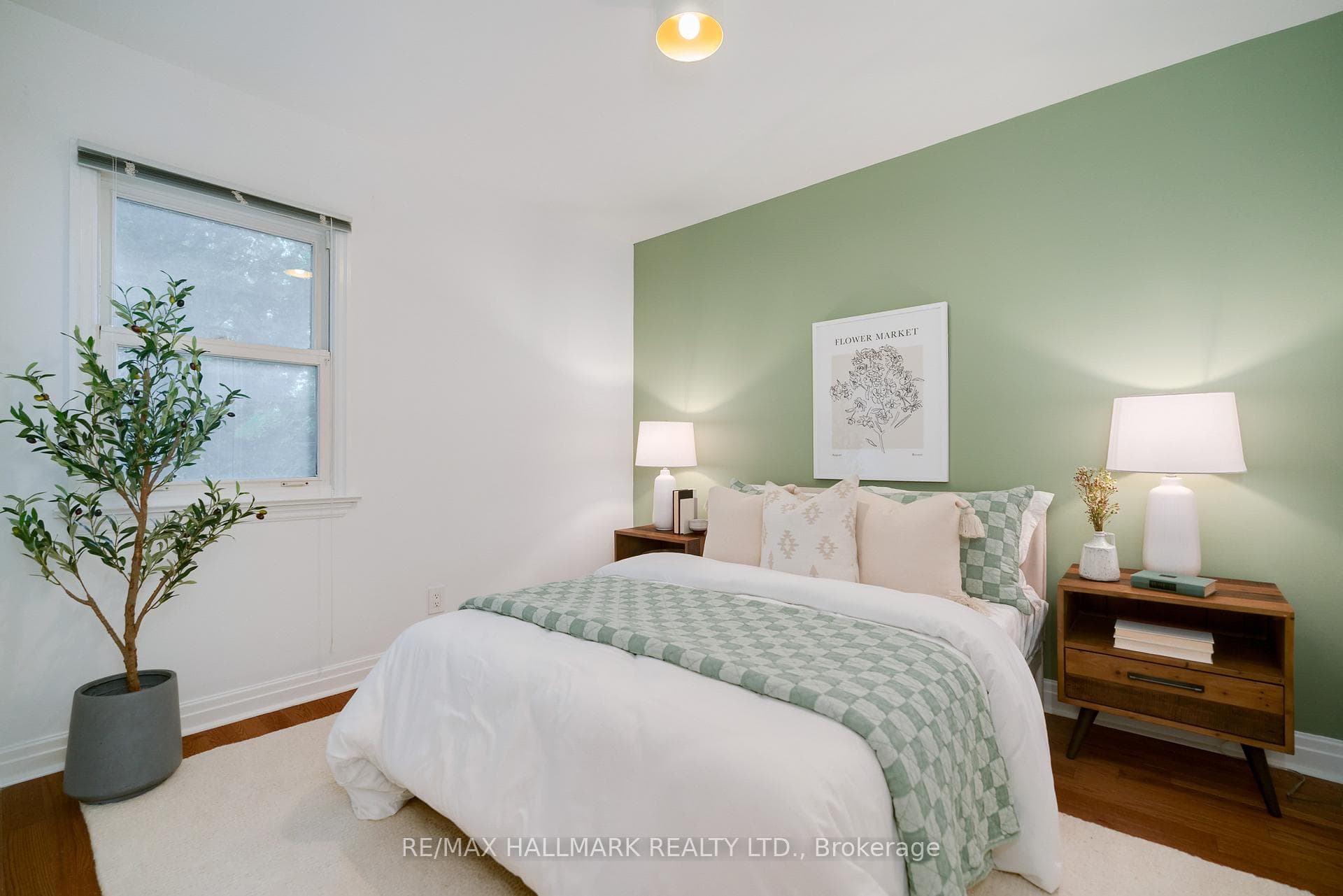 445 Kingswood Road photo 18