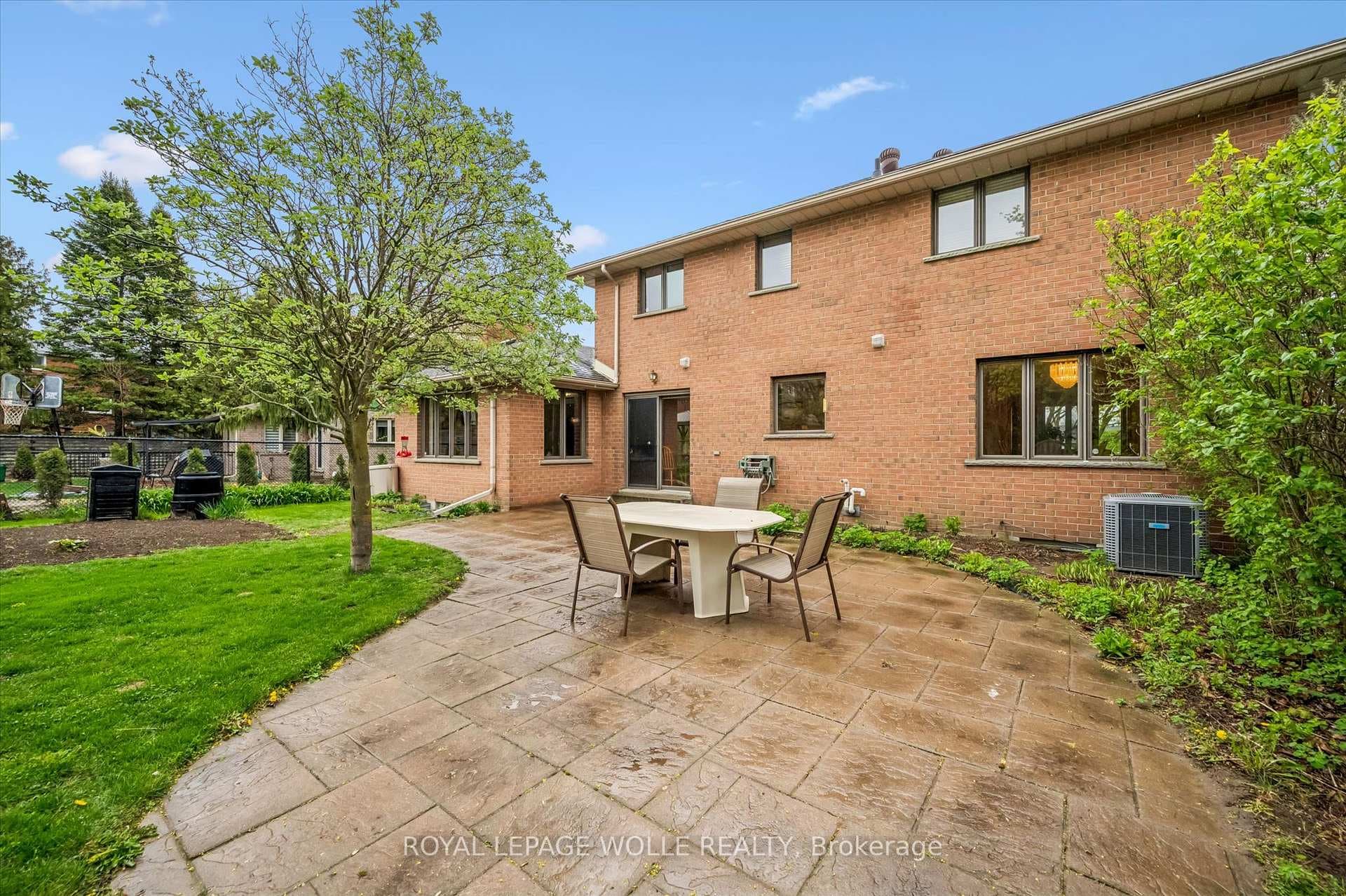 82 Corfield Drive photo 41
