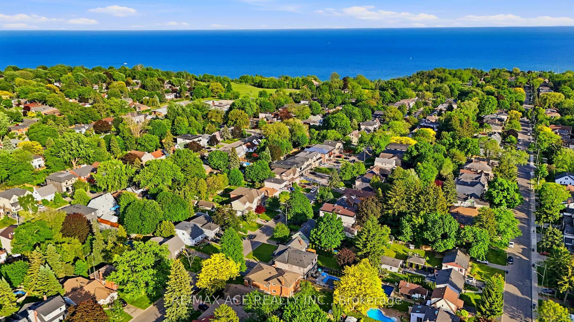 61 Harewood Avenue photo 49