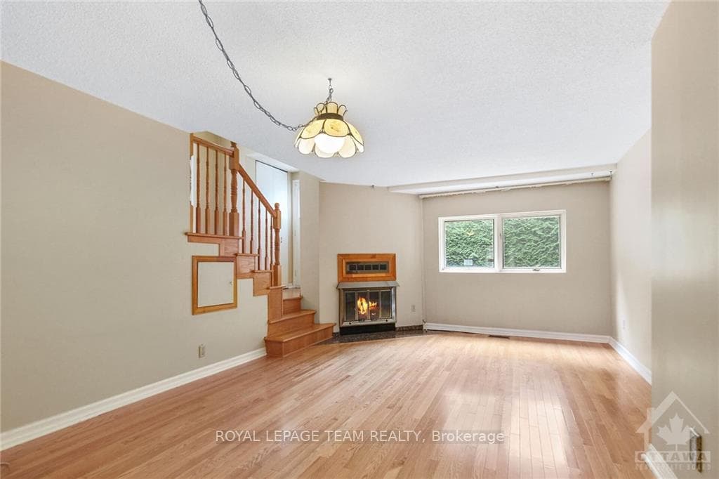 2754 DRAPER Place photo 5