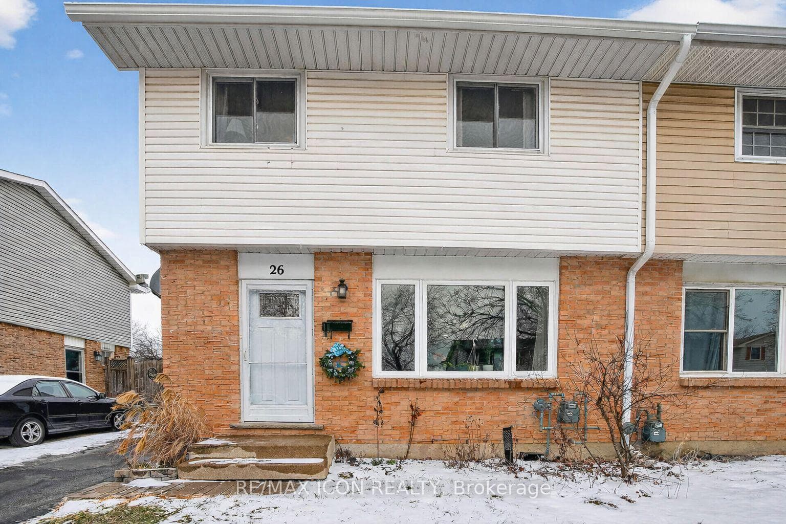26 Rosamond Crescent photo 1