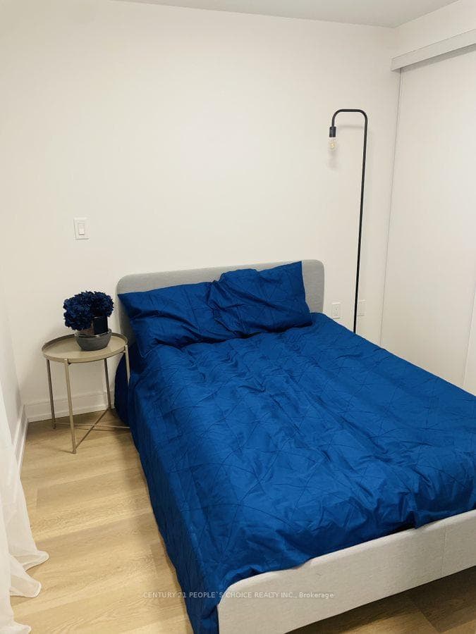 1 Jarvis Street Unit 916 photo 18