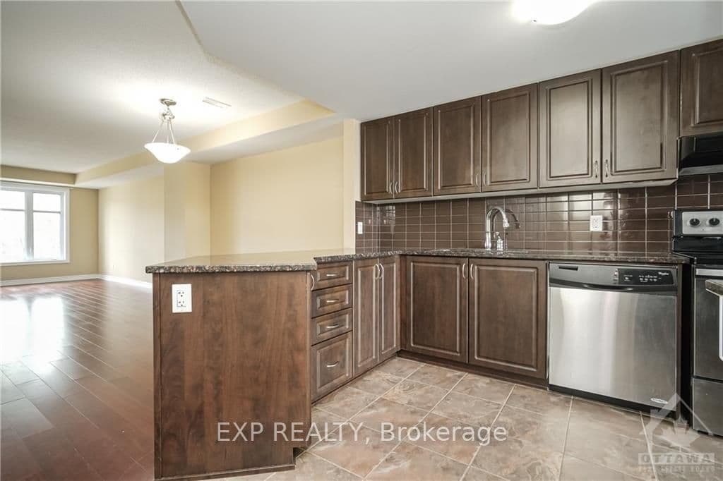 623 CHAPMAN MILLS Drive Unit C photo 5