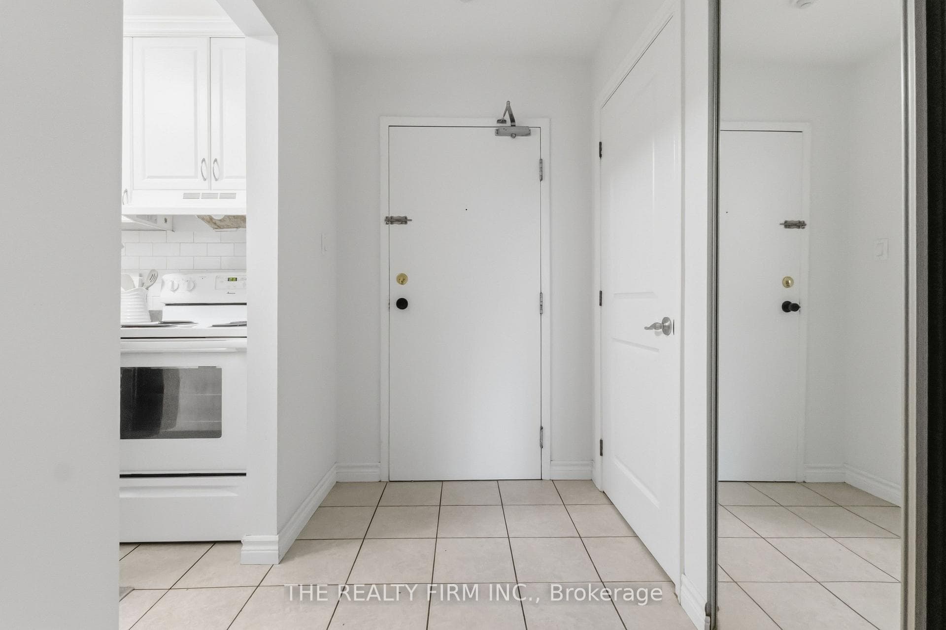733 Deveron Crescent Unit 210 photo 4