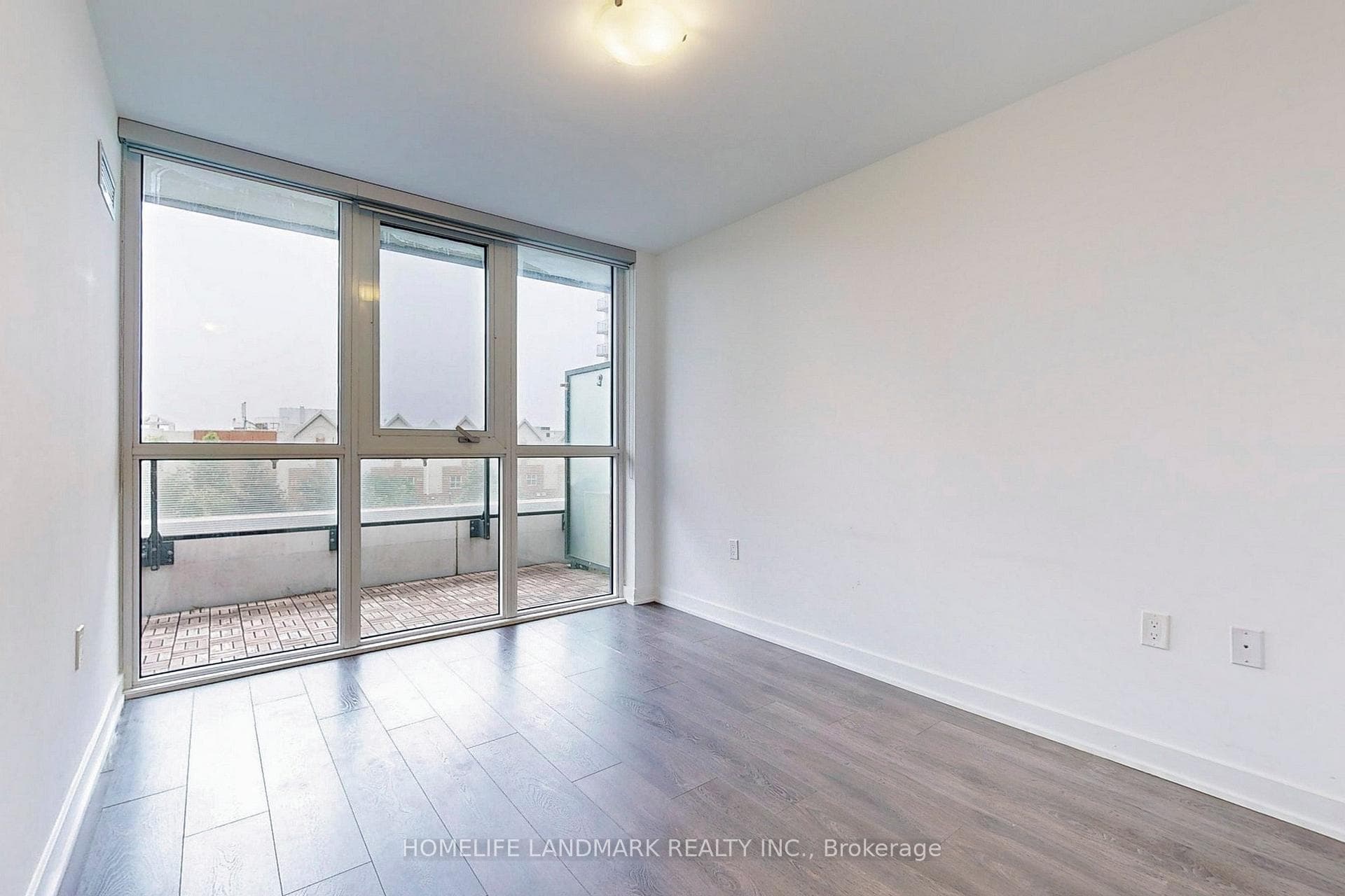 75 Oneida Crescent Unit 307 photo 16