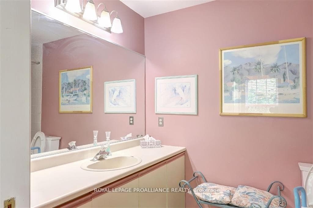 32 COUNTRY CLUB Place photo 17