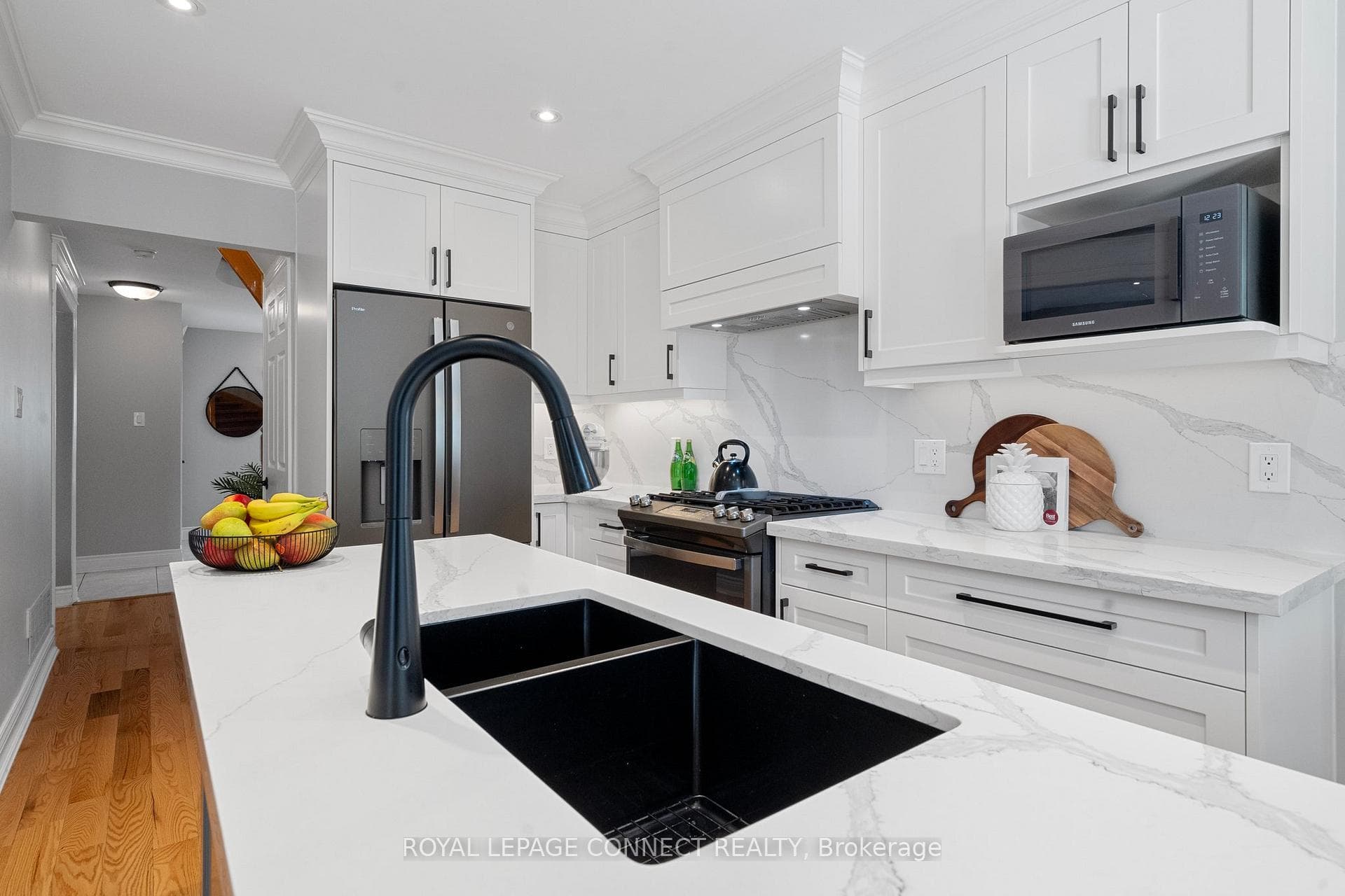 30 Chiswick Crescent photo 14