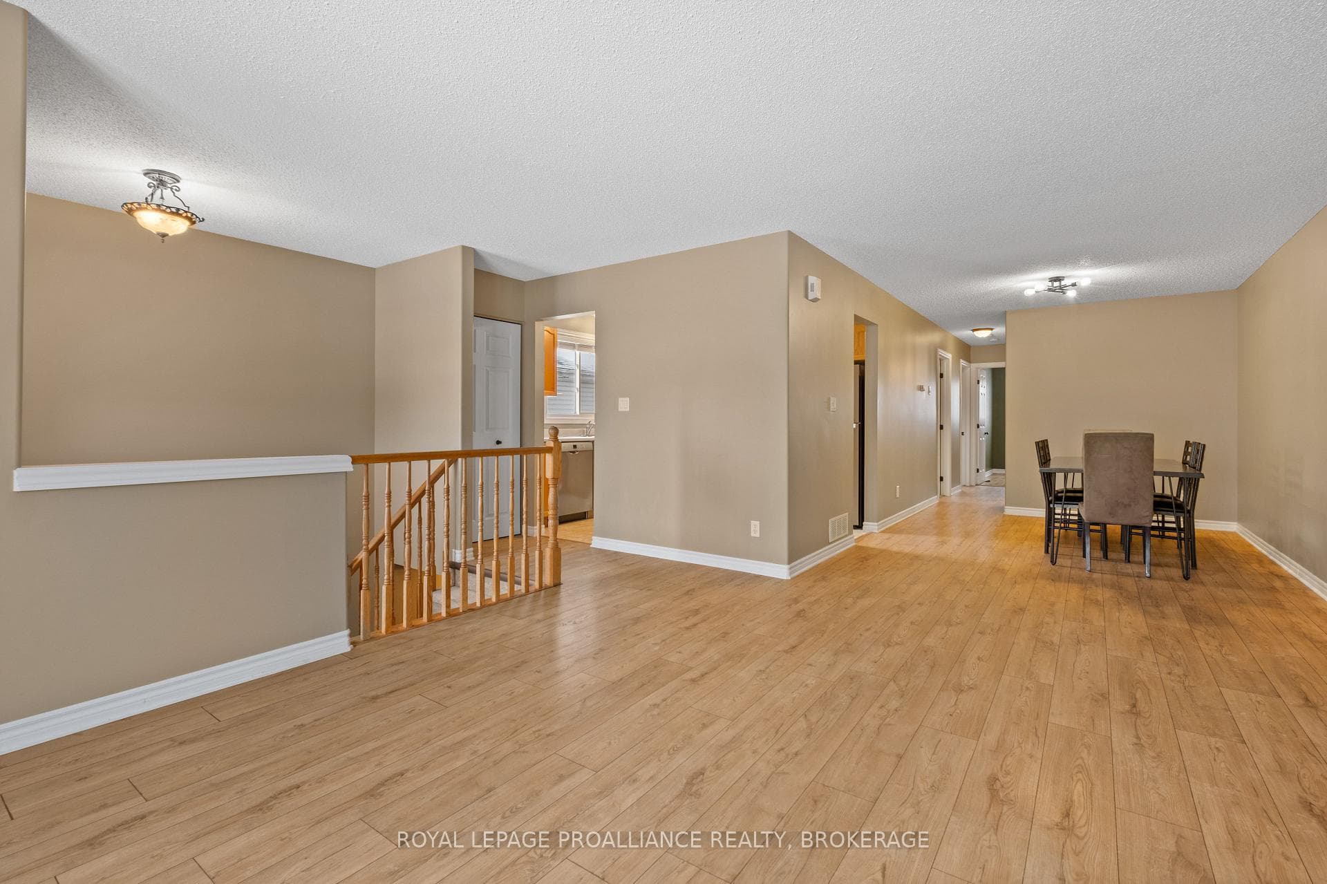832 Peachwood Street photo 6