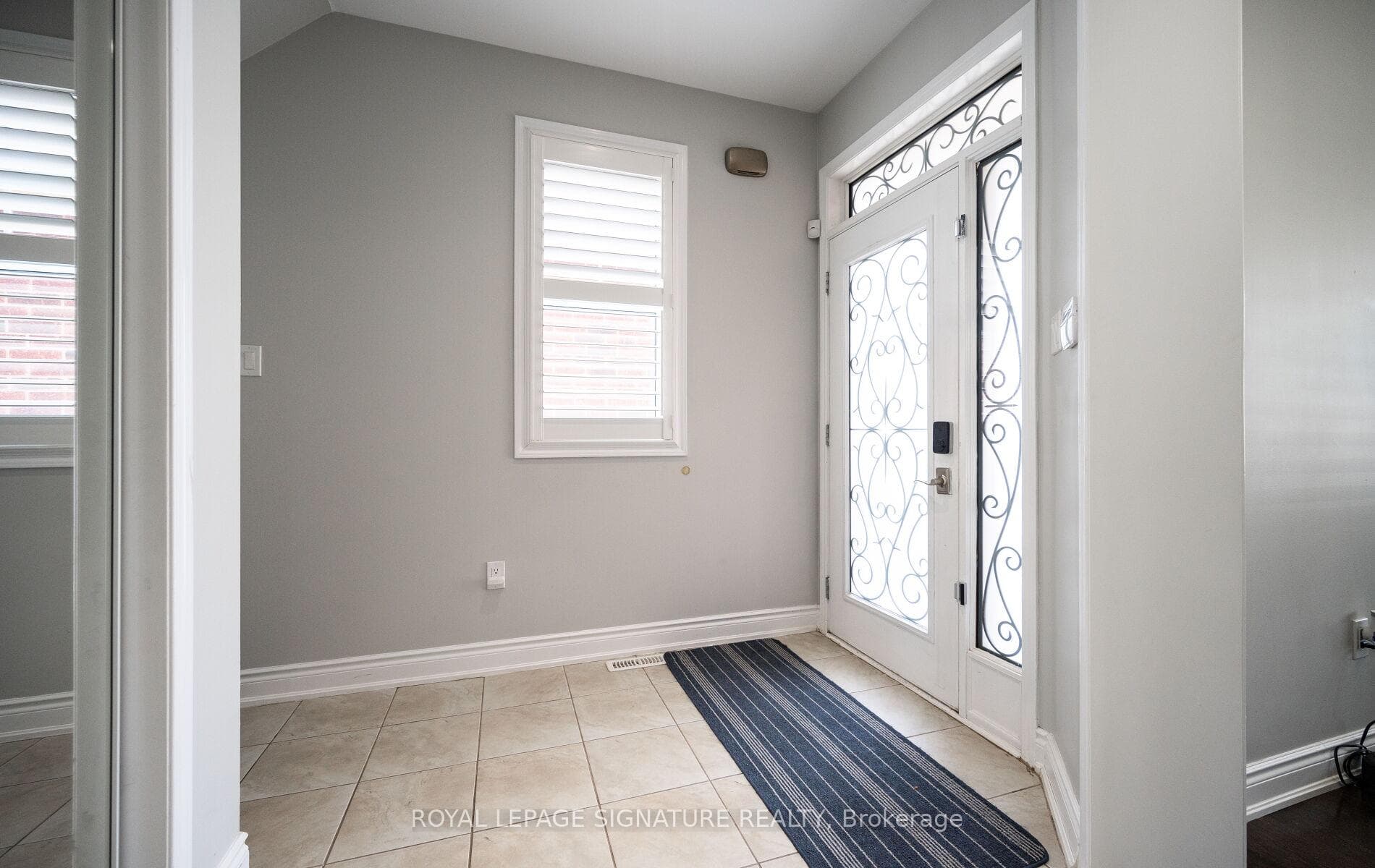 1071 Syndenham Lane photo 5