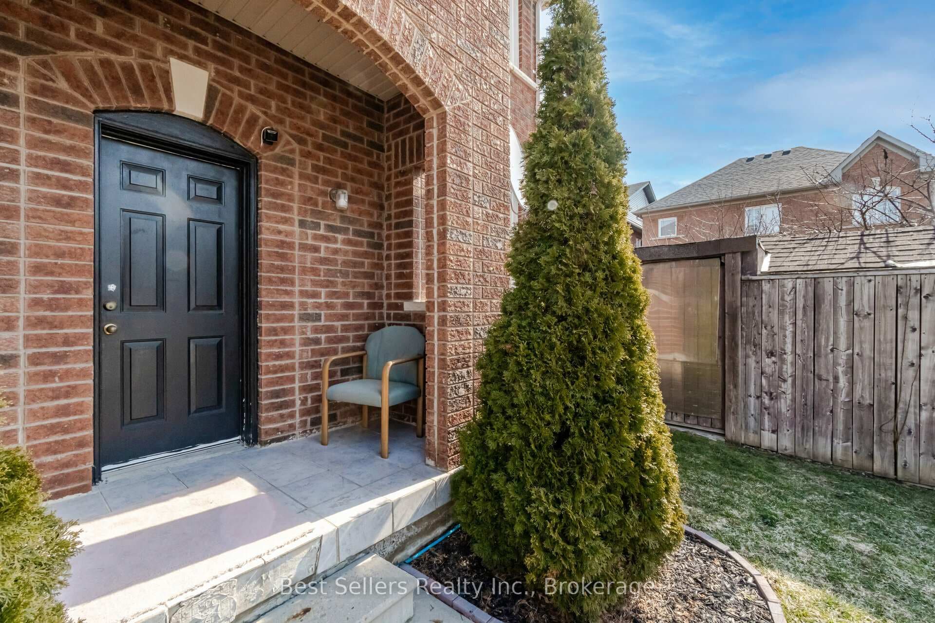 4 Beresford Crescent photo 35