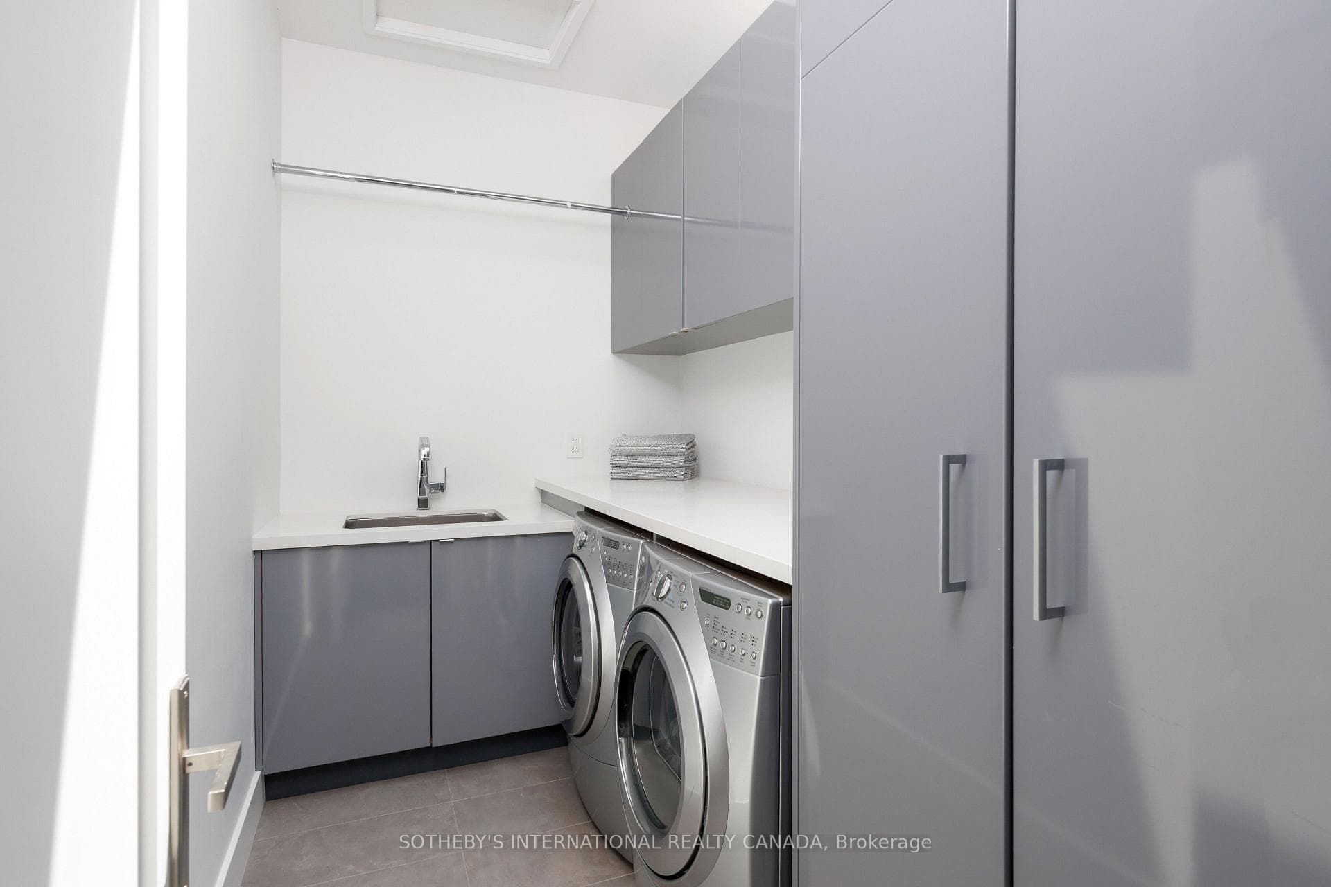 5 Hartfield Road photo 34