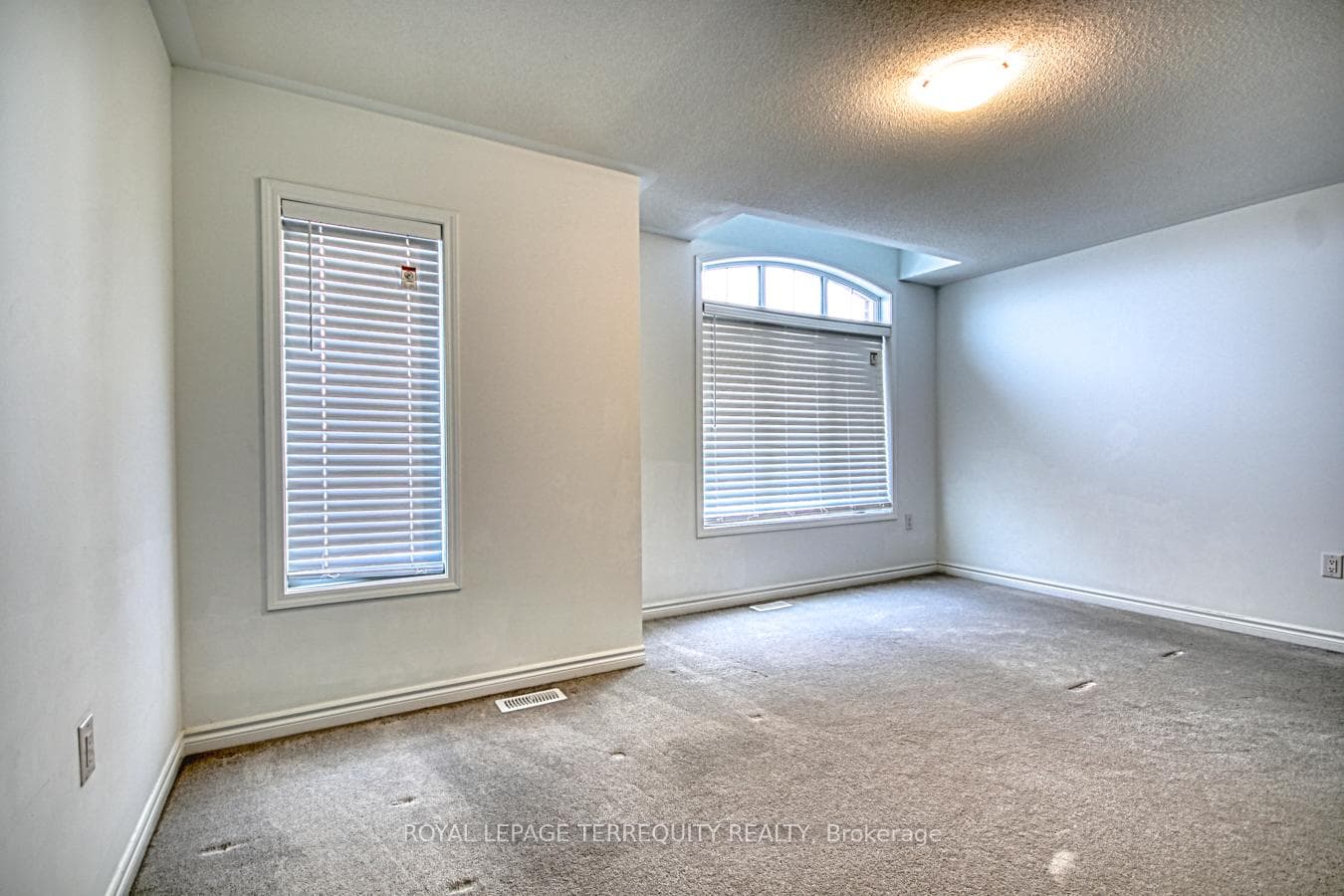 385 Gordon Krantz Avenue photo 28