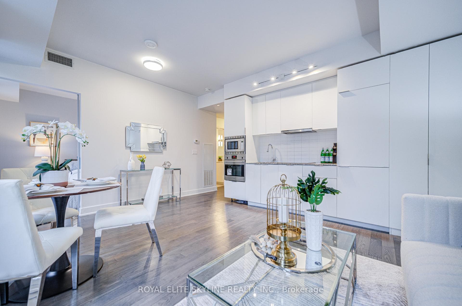 955 Bay Street Unit 310 photo 3