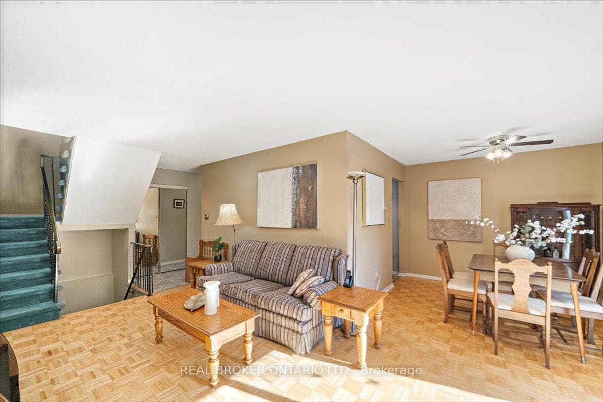 2655 Gananoque Drive Unit 18 photo 7