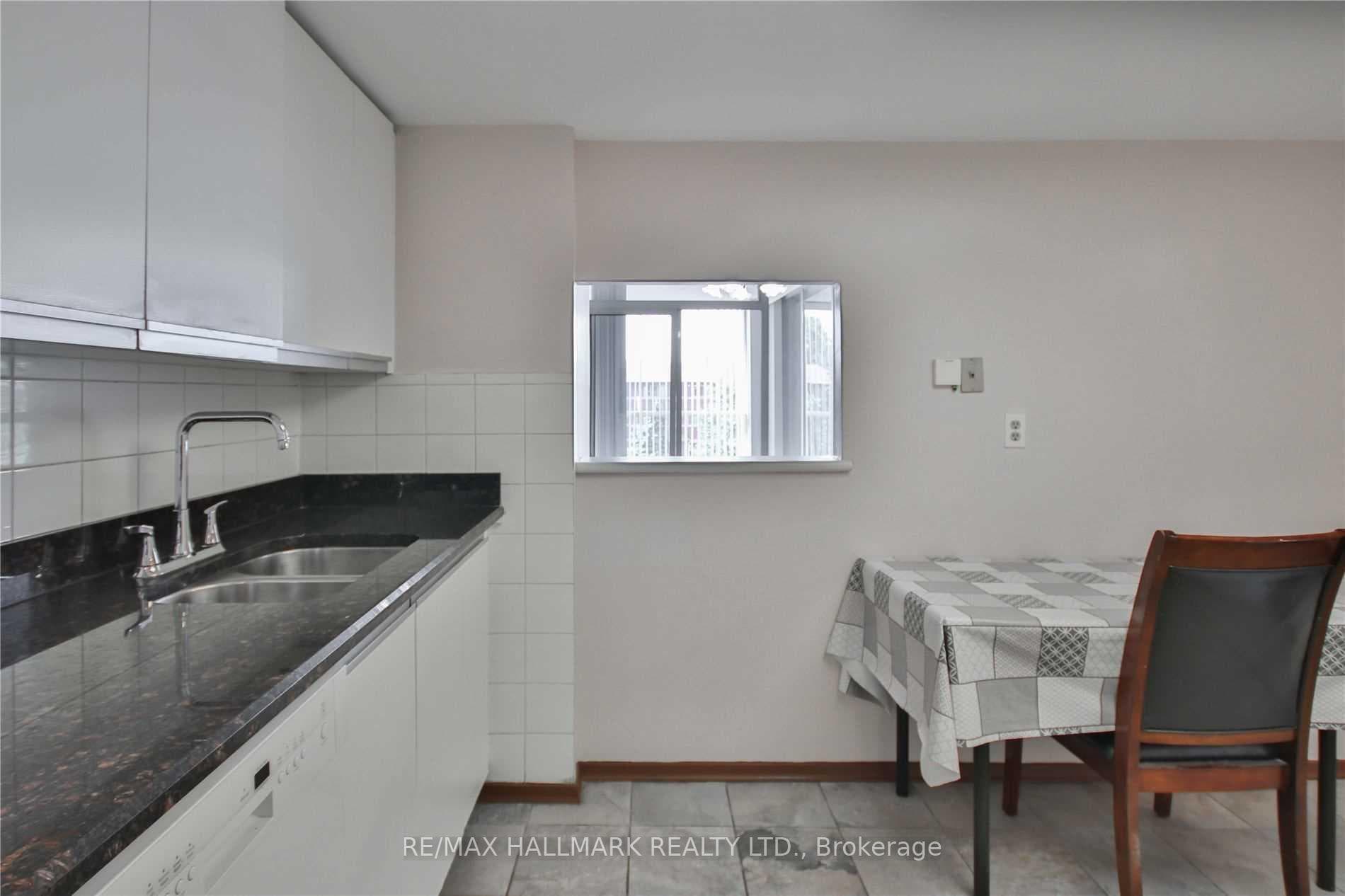 2466 Eglinton Avenue Unit 306 photo 7