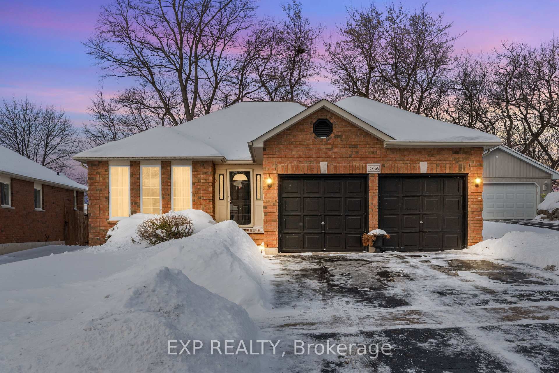 1036 Stone Cottage Crescent photo 1