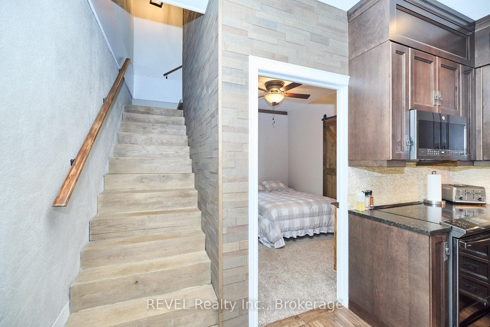 9695 GRASSY BROOK Road photo 29