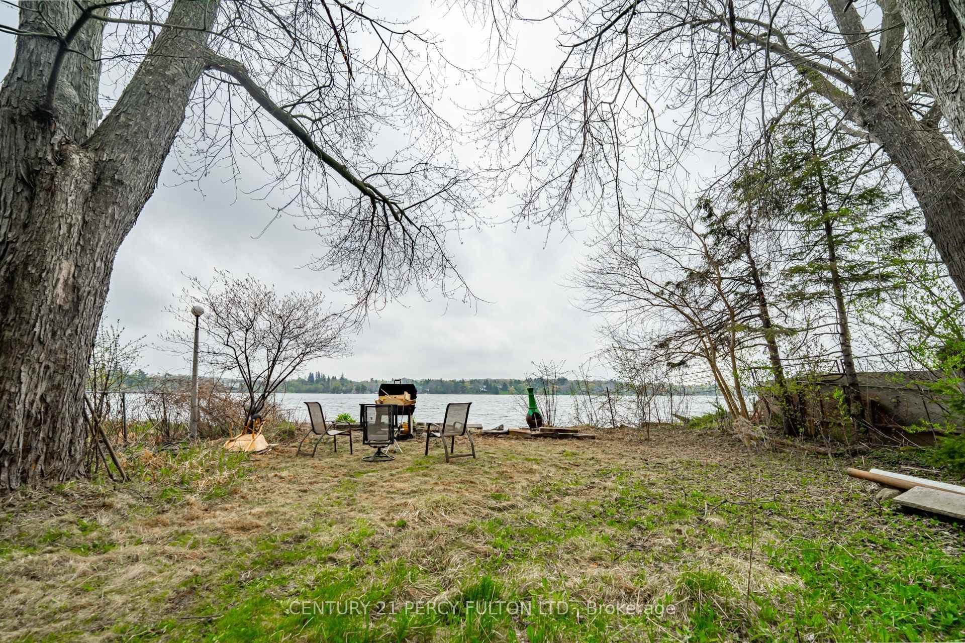 595 North Lake Road photo 16