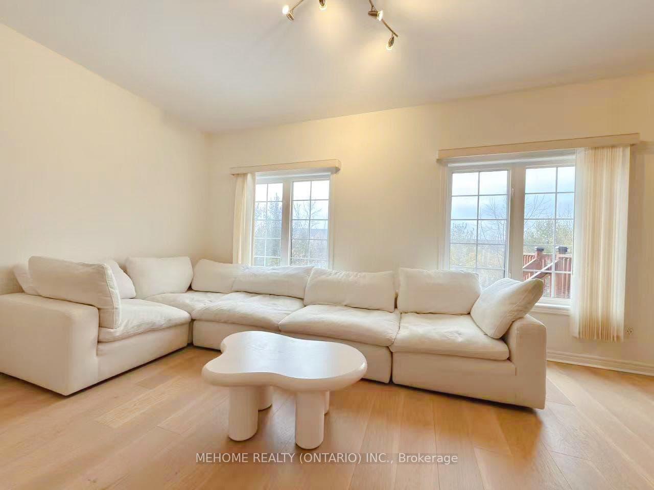 65 Knightshade Drive photo 4