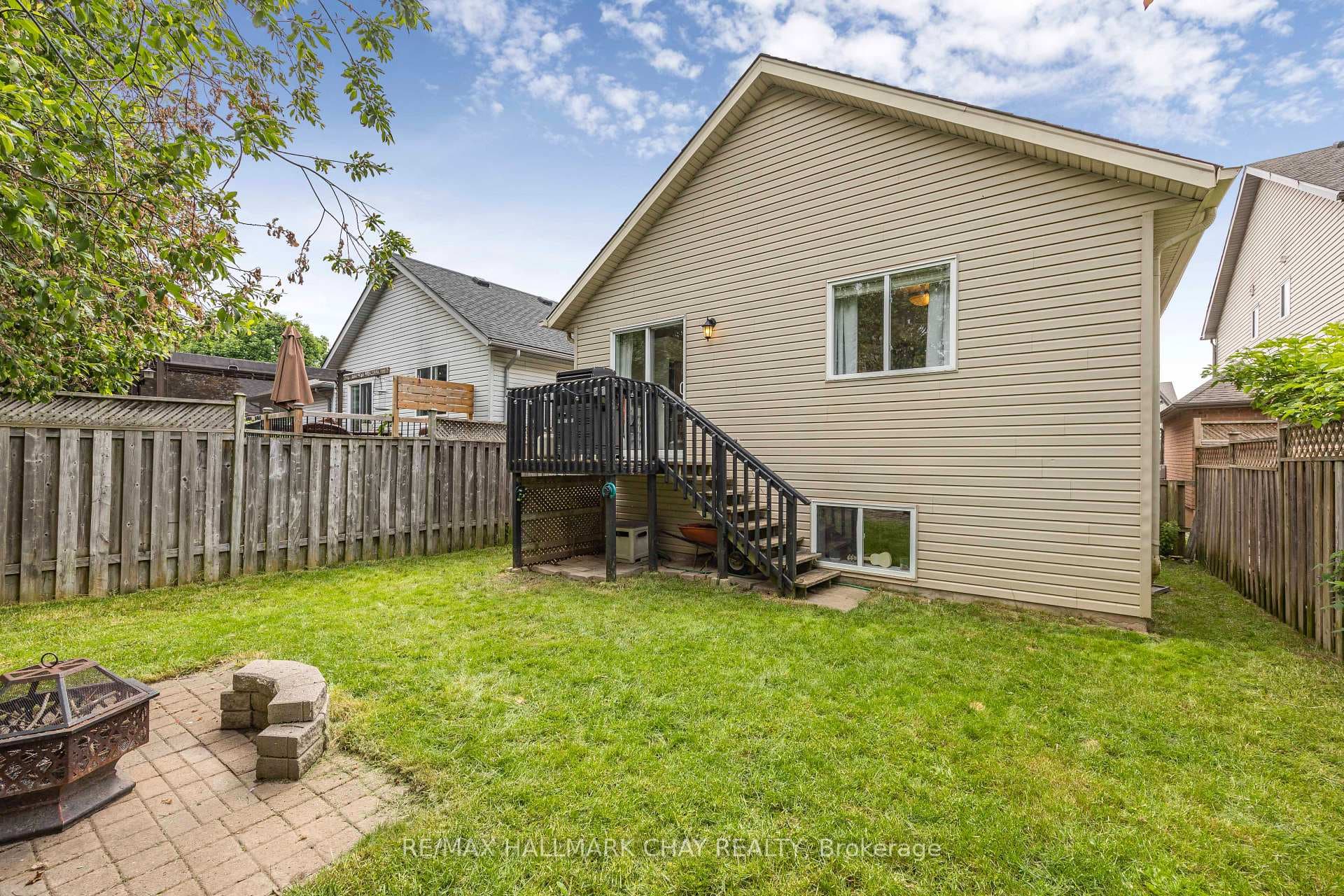 118 Biscayne Crescent photo 22