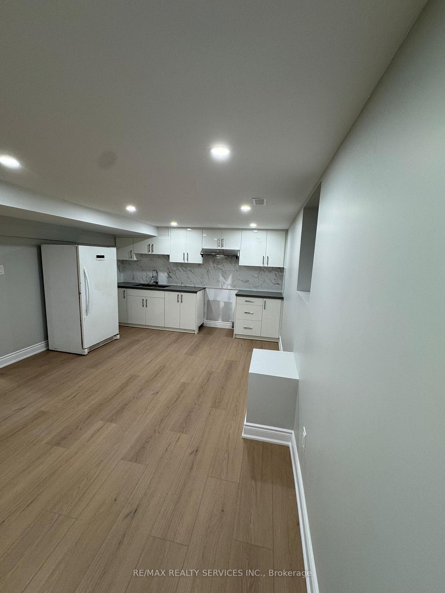 41 Maclaren Avenue Unit BASEMENT photo 4