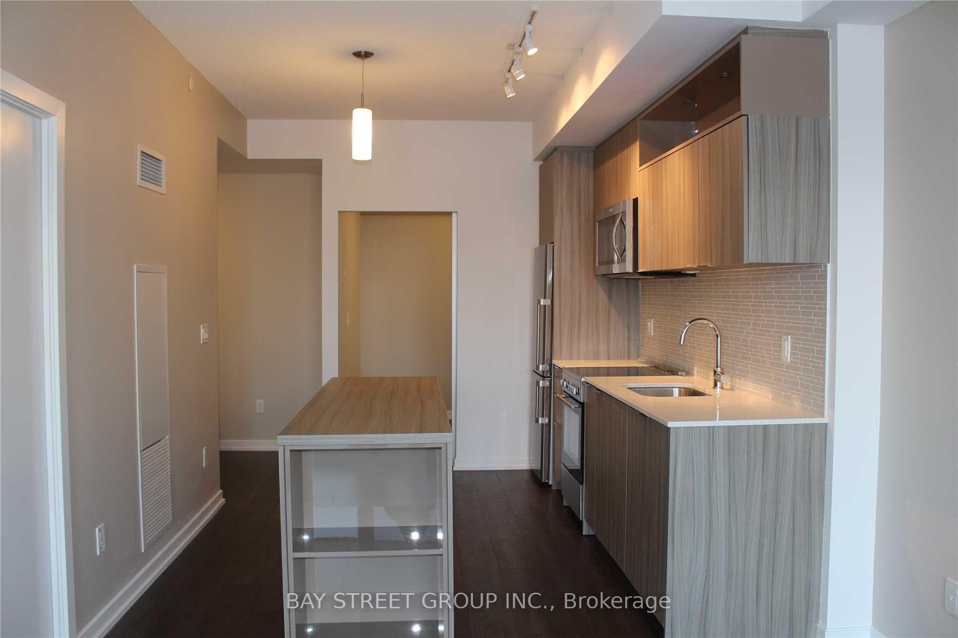50 Forest Manor Road Unit 401 photo 3