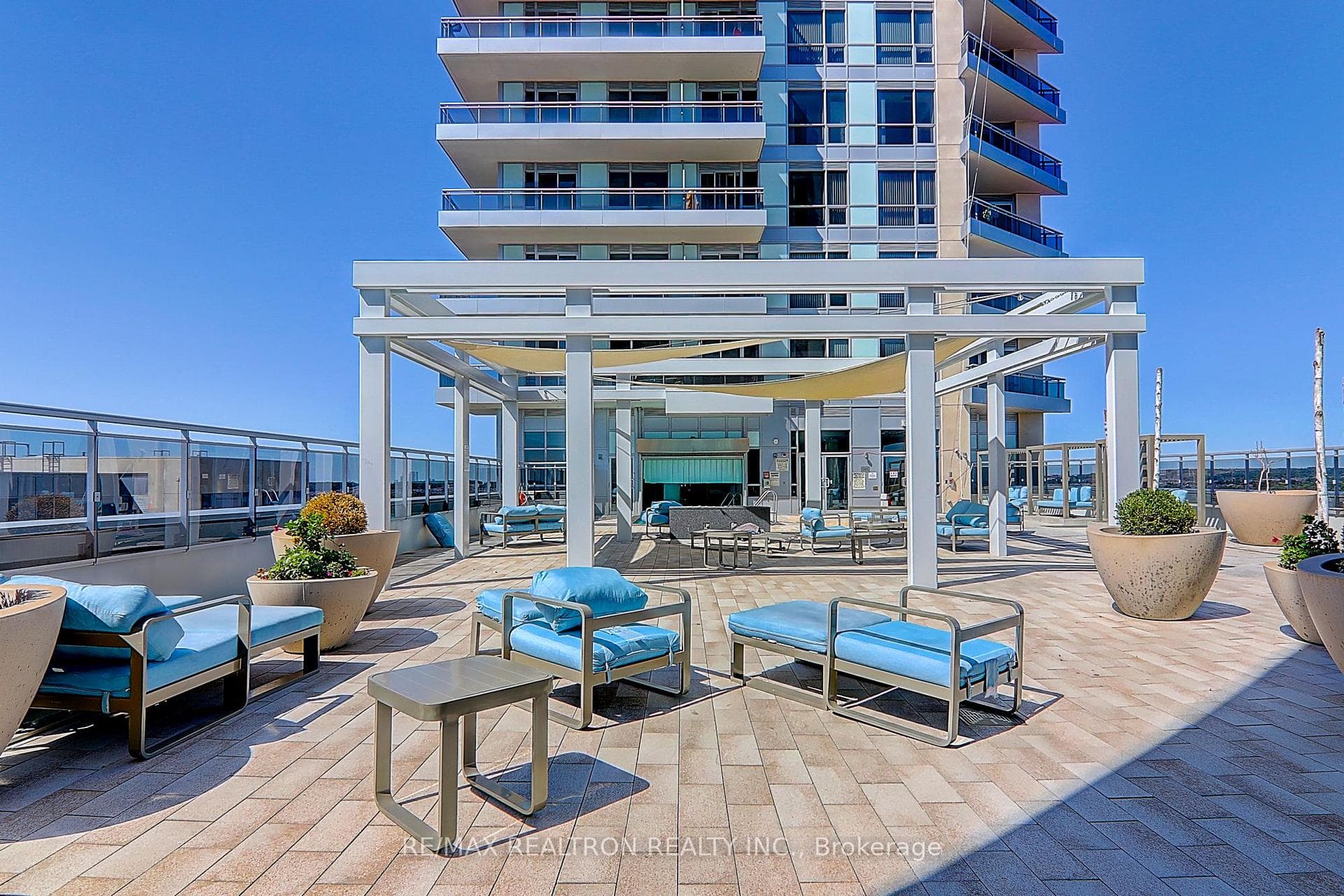 9191 Yonge Street Unit SW 321 photo 37