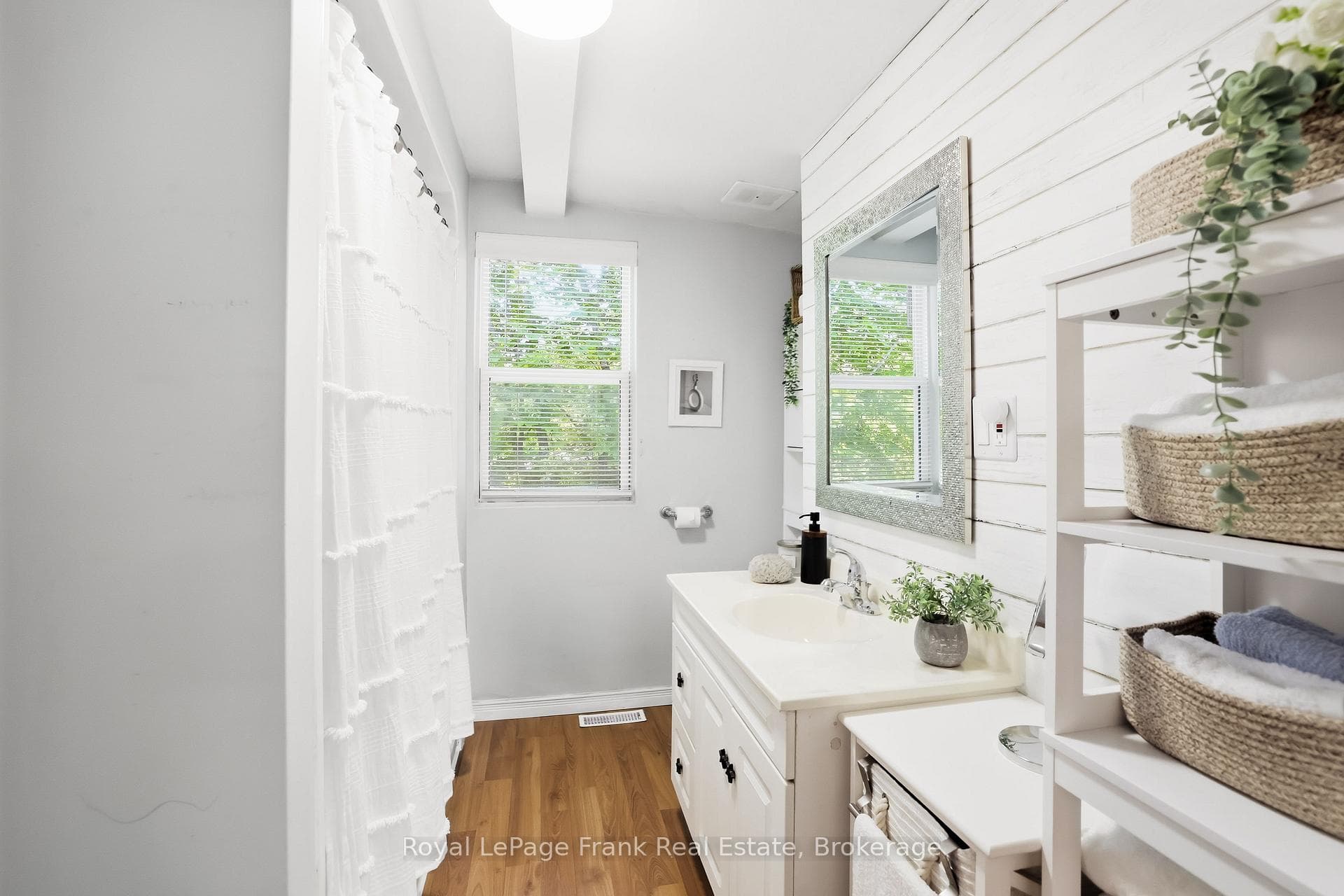 18 Armstrong Avenue photo 23